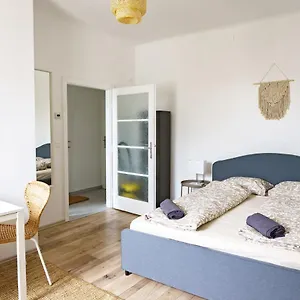 Apartment Suedtiroler Platz, Vienna