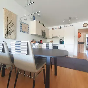 Apartment Near Lake Two Bedroom, Wien